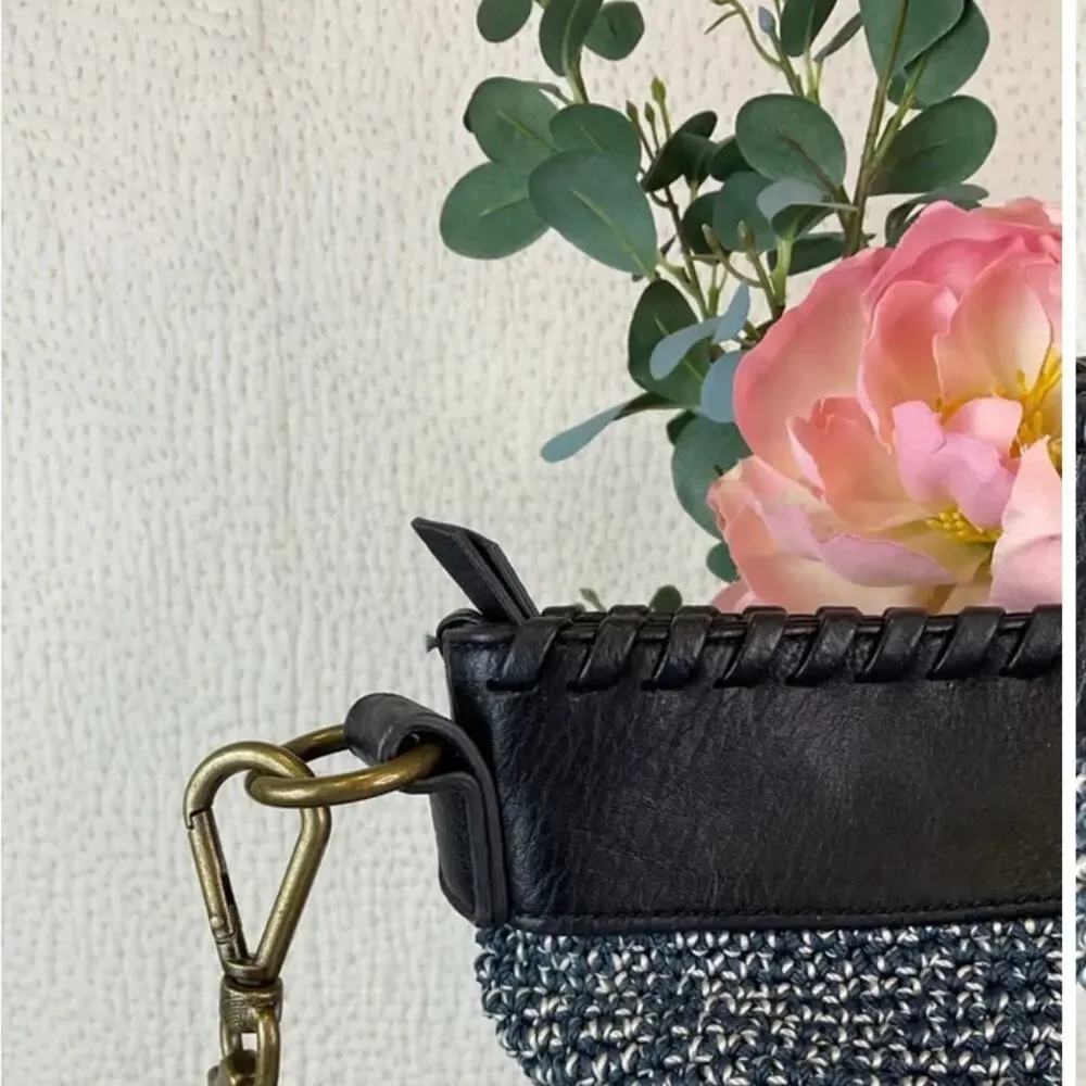 The Sak Collective Vesta  Vintage Static‎ Crochet Hobo-